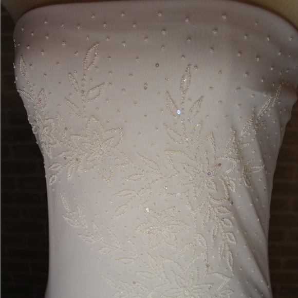 White beaded dress - Picture 1 of 11